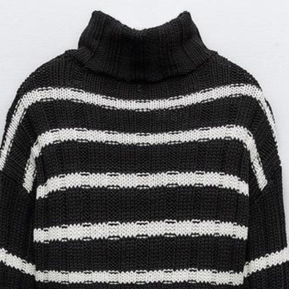 NWT. Zara Navy Blue Striped Knit Cropped High Neck Cardigan. Size S. - Picture 6 of 7